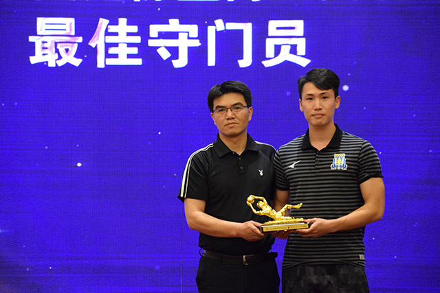 哈登续约骑士，合同为期三年总值9700万美元